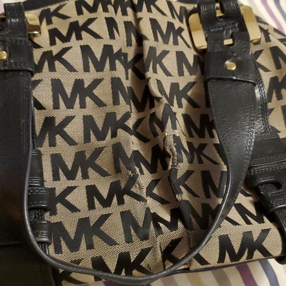 Large MK slouch purse - Picture 5 of 7
